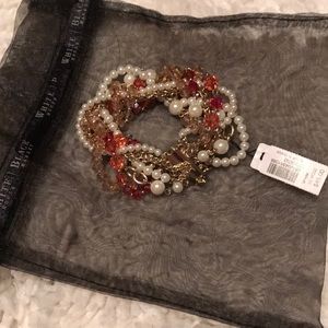 Black house white market bracelet